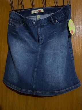 MOE Denim skirt with slits on each side, front and rear double pockets